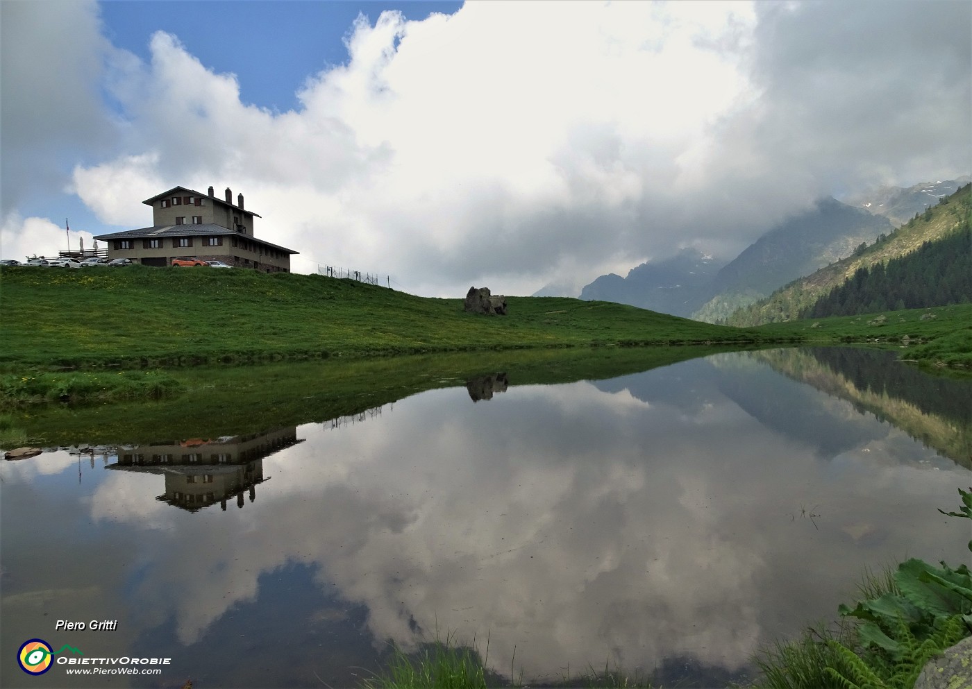 11 Partenza dai Piani dell'Avaro (Albergo Monte Avaro-1704 m).JPG